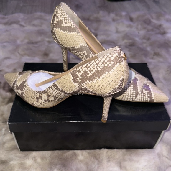 Ralph Lauren heels! Animal print. Size 11B - Picture 3 of 7